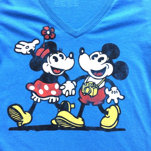 Disney collectible tee shirt Mickey & Minnie shirt - Picture 3 of 8